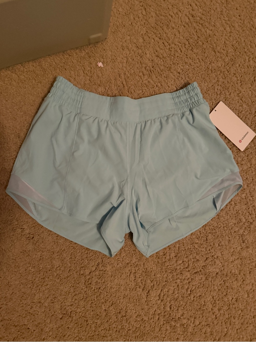 Lululemon Hotty Hot 4” shorts